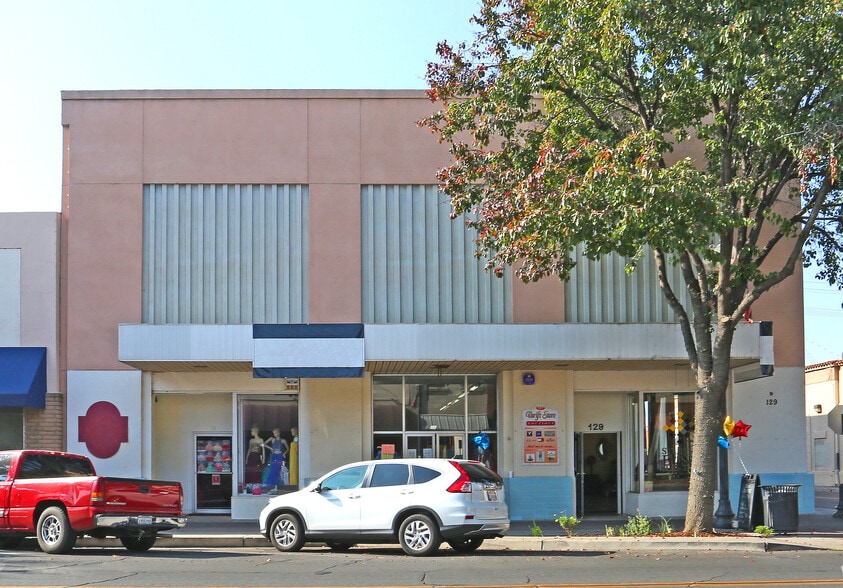 Primary Photo Of 125-129 N Main St, Porterville Storefront Retail Office For Lease