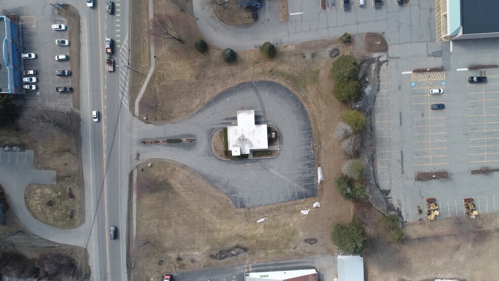 More Photos Of 942 Putney Rd, Brattleboro Bank For Sale