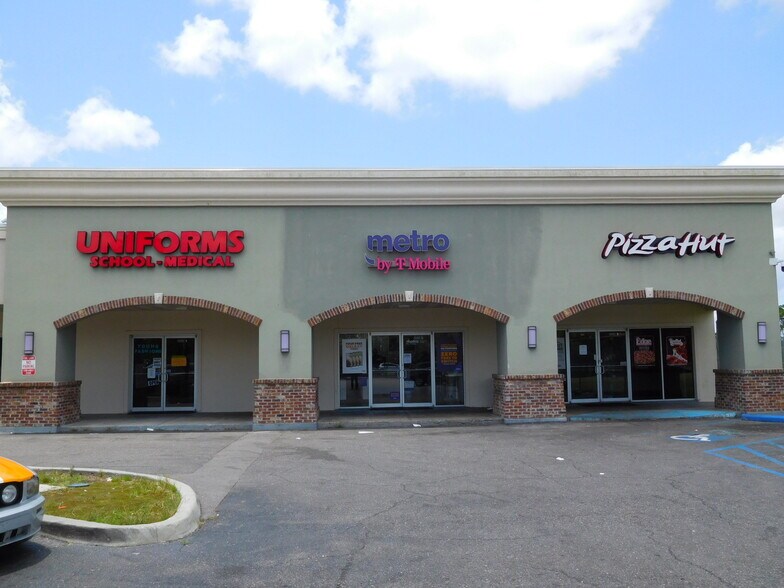 More Photos Of 5790 Crowder Blvd, New Orleans Health Club For Sale