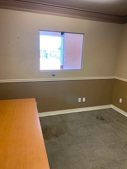 More Photos Of 12708 Montana Ave, El Paso Warehouse For Lease