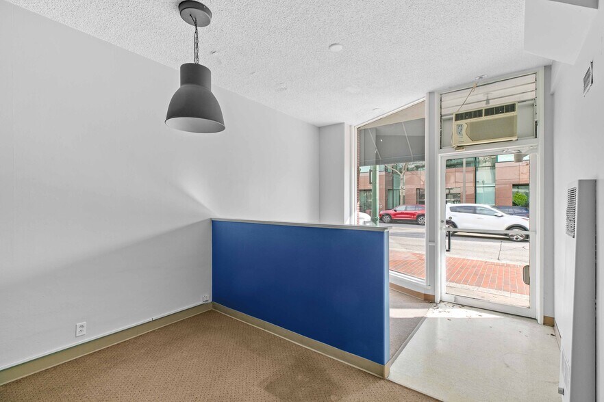 More Photos Of 513 E Broadway, Glendale Storefront For Lease