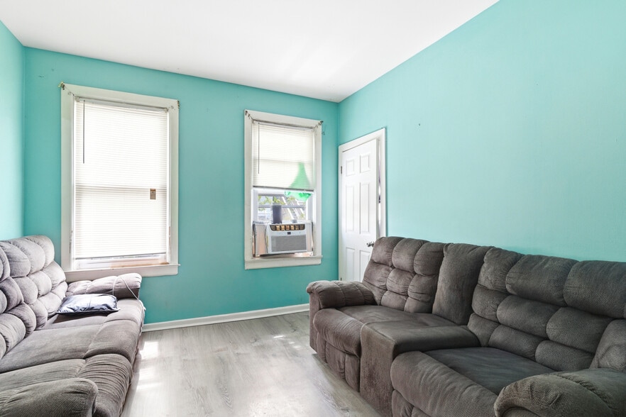 More Photos Of 369 E Kinney St, Newark Apartments For Sale