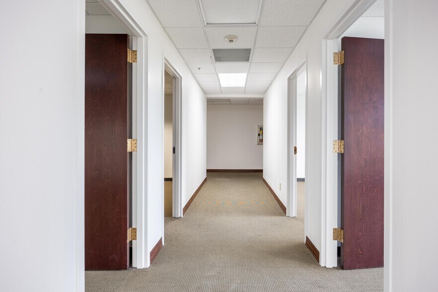 More Photos Of 3855 N Ocoee St, Cleveland Office For Sale