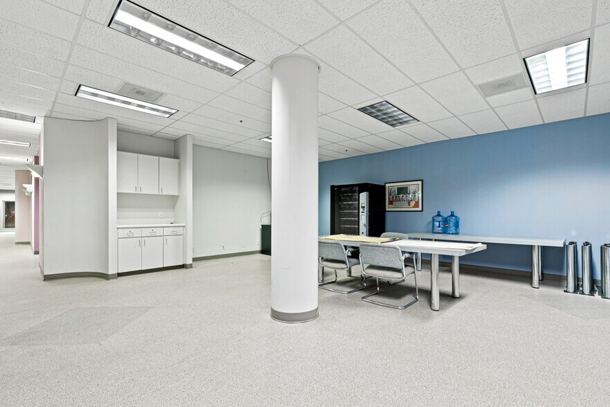 More Photos Of 601 S Sanden Blvd, Wylie Medical For Lease