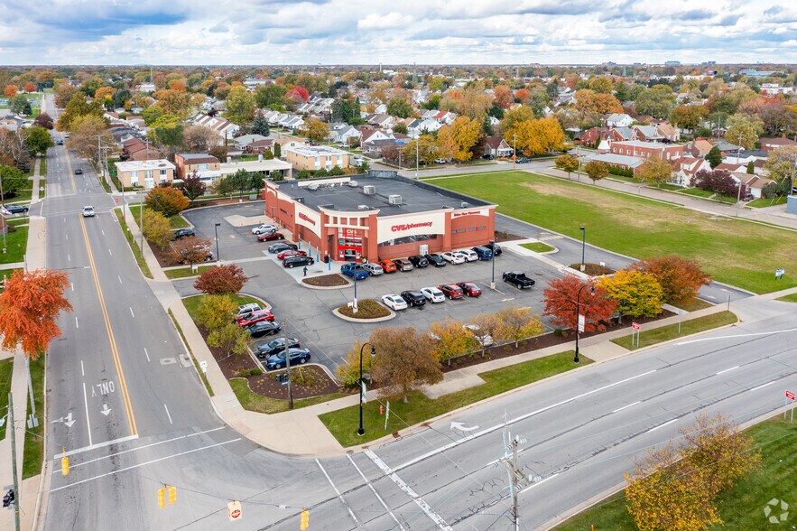 More Photos Of 2400 Fort St, Lincoln Park Drugstore For Lease