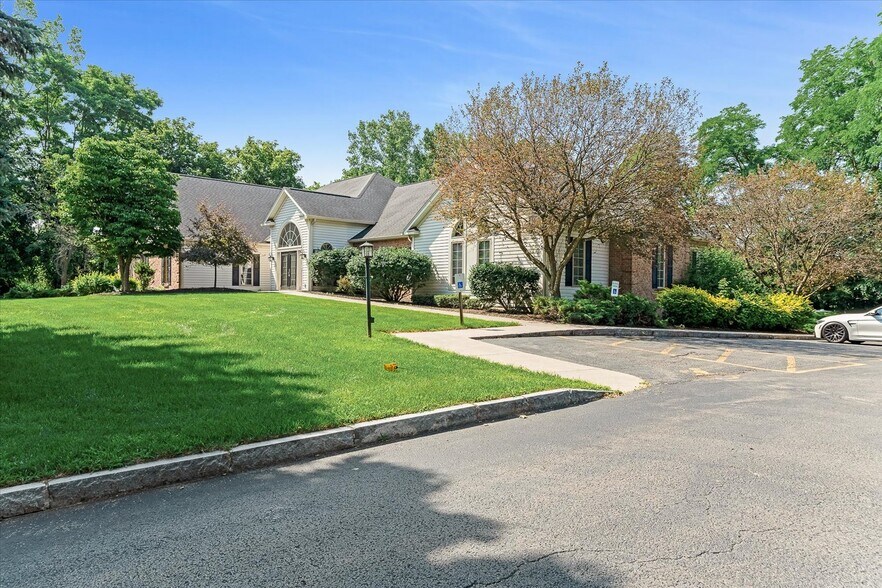 More Photos Of 55 Sullys Trl, Pittsford Office For Lease