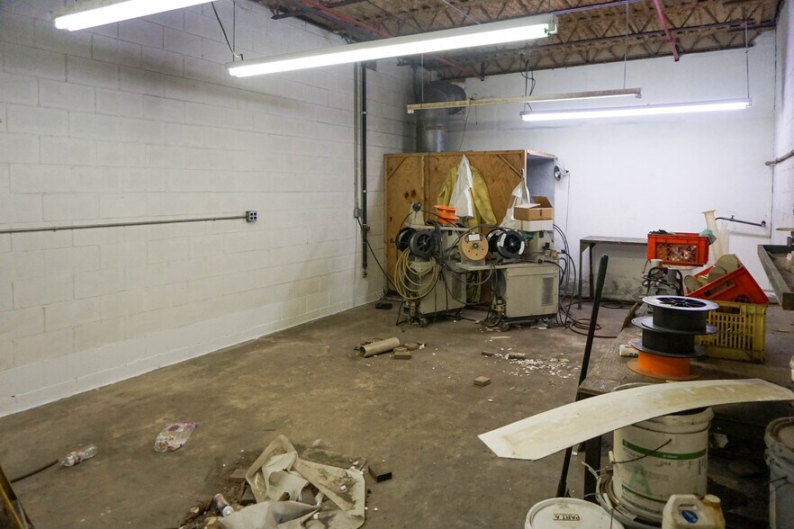 More Photos Of 714 S Franklin St, Cuba Industrial For Sale