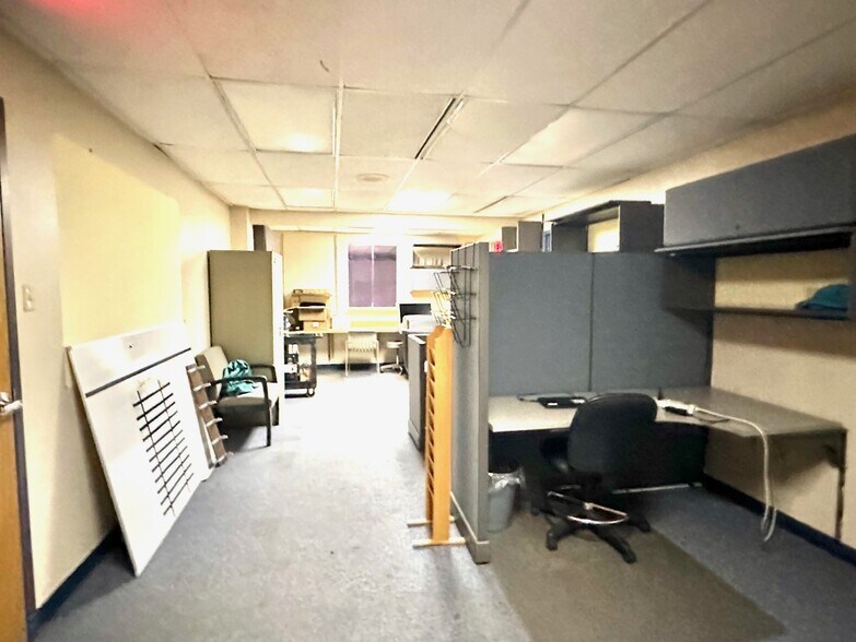 More Photos Of 901 Lincolnway, La Porte Medical For Sale