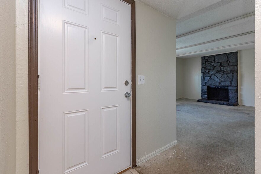 More Photos Of 7404 Lyrewood Ln, Oklahoma City Apartments For Sale