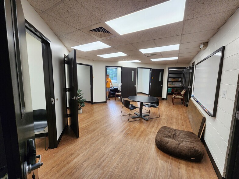 More Photos Of 501 Howell Rd, Greenville Office For Lease