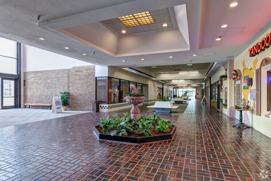 More Photos Of 6720 Pittsford Palmyra Rd, Fairport Unknown For Lease