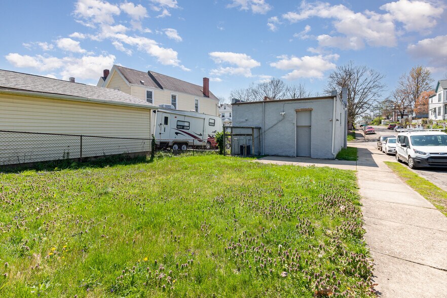 More Photos Of 1936 Elm Ave, Cincinnati Storefront For Sale