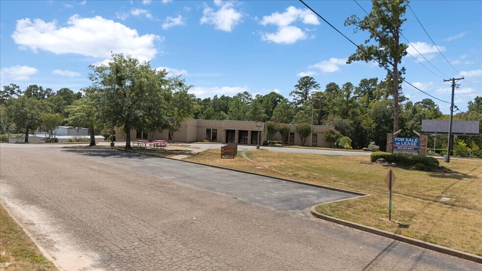 More Photos Of 9846 State Highway 31 E, Tyler Medical For Sale