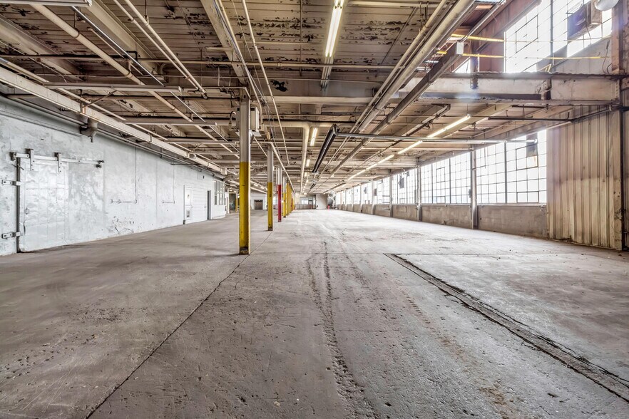 More Photos Of 54 Church St, Le Roy Manufacturing For Lease