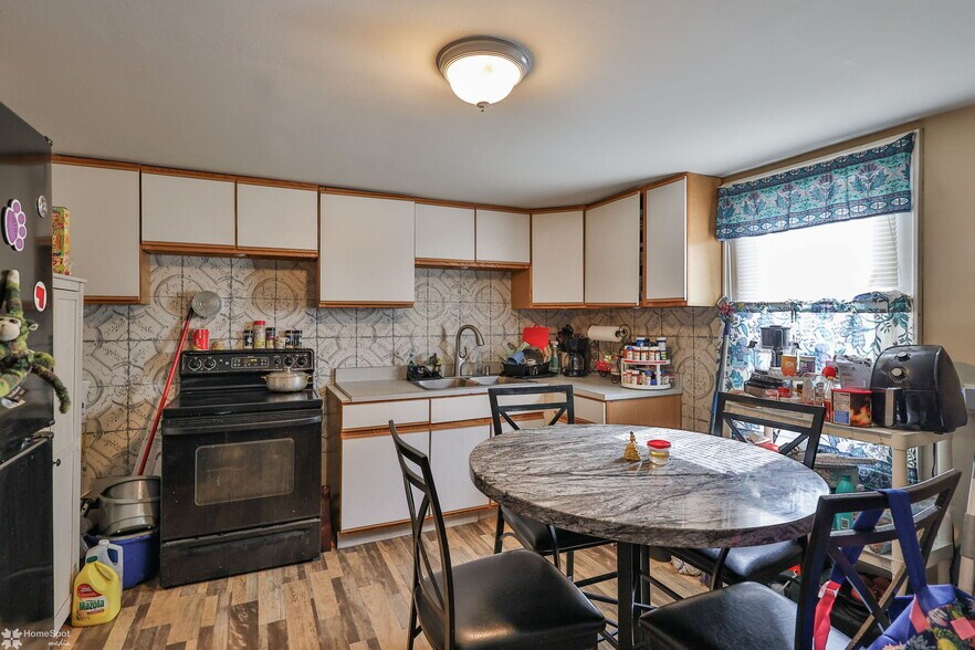 More Photos Of 304 E Kline Ave, Lansford Multifamily For Sale