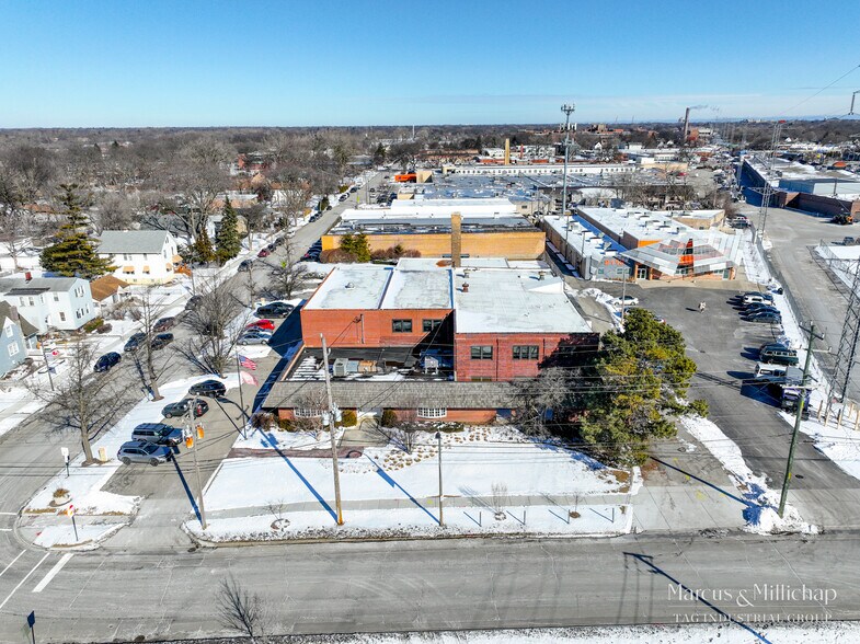 Primary Photo Of 2117 Greenleaf St, Evanston Warehouse For Sale