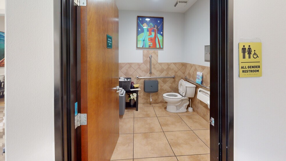 More Photos Of 3039 W Horizon Ridge Pky, Henderson Office For Lease