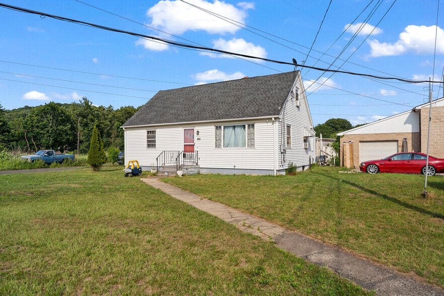 More Photos Of 846-860 S Colony Rd, Wallingford Storefront For Sale