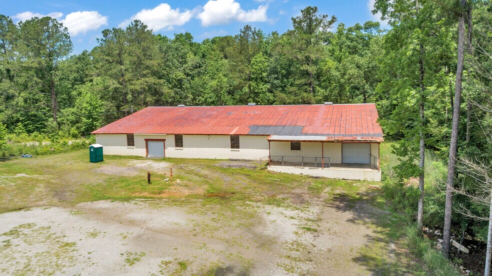 More Photos Of 121 Trotter Industrial Ln, Saluda Warehouse For Lease