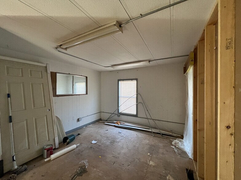 More Photos Of 8144 W Grover Cleveland Blvd, Homosassa Office For Sale