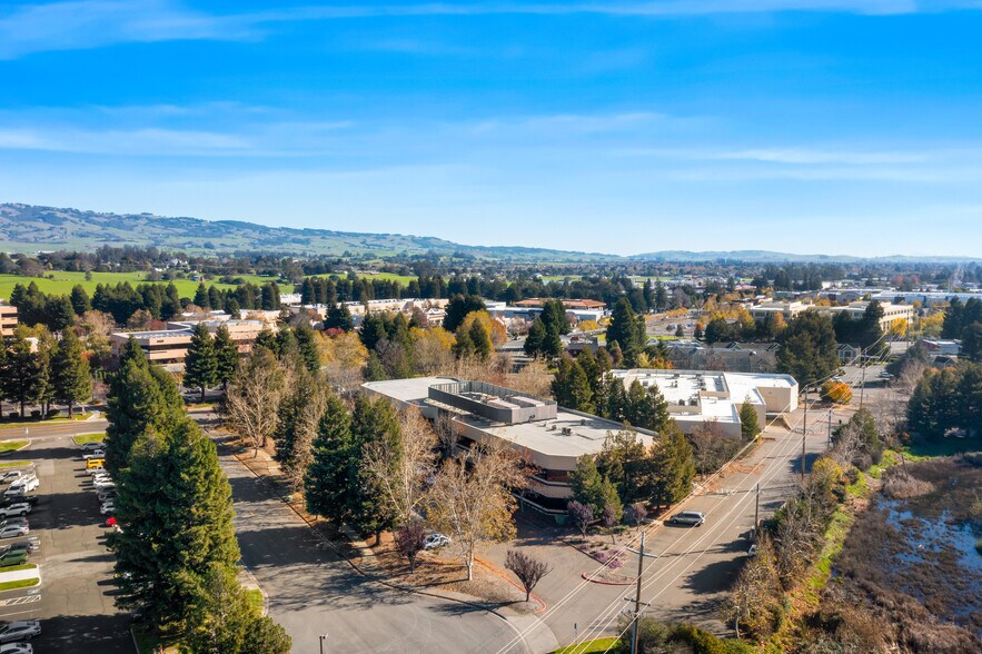 More Photos Of 1425 N McDowell Blvd, Petaluma Office For Lease