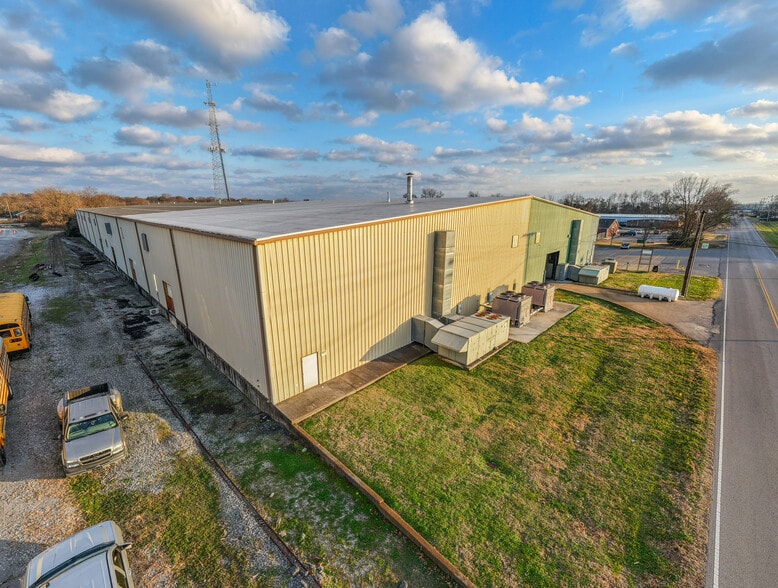 More Photos Of 831 Park Ave, Murfreesboro Manufacturing For Lease
