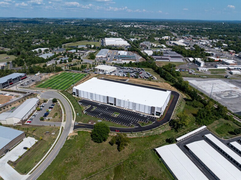 More Photos Of 230 Innovation Way, Hendersonville Warehouse For Lease