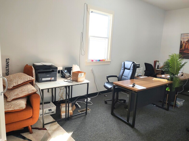 More Photos Of 140 Worcester Providence Tpke, Sutton Office For Sale