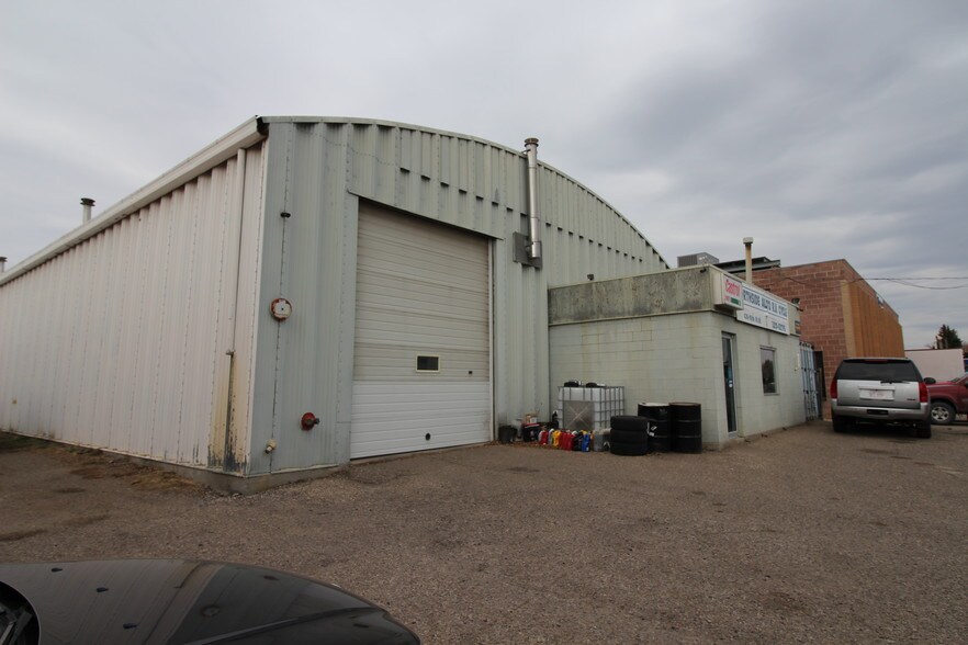 More Photos Of 426 10 St N, Lethbridge Warehouse For Sale