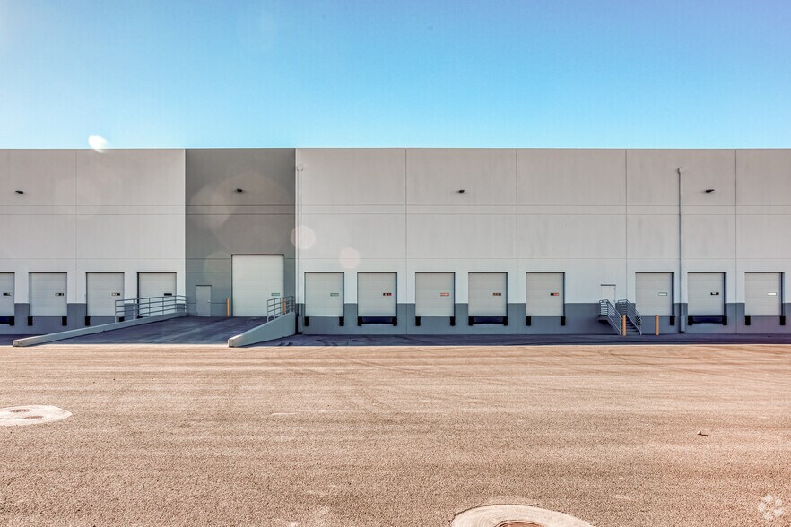 More Photos Of 6550 Bruce St, Las Vegas Distribution For Lease