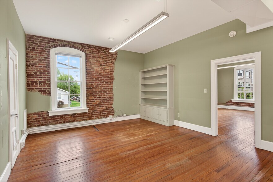 More Photos Of 2301 12th Ave, Nashville Storefront Retail Office For Lease