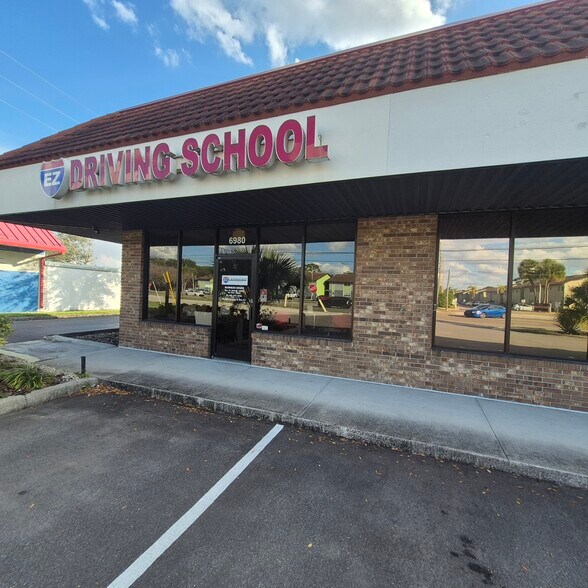More Photos Of 6950-6980 Aloma Ave, Winter Park Office For Sale