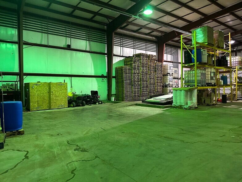 More Photos Of 160 S Locust St, Chebanse Distribution For Sale