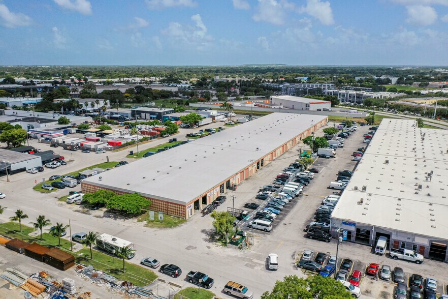 More Photos Of 18625-18753 SW 105th Pl, Cutler Bay Warehouse For Lease