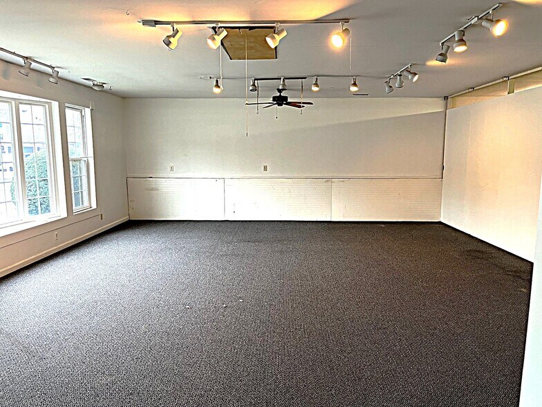 More Photos Of 9430 Main Ave, Cincinnati General Retail For Sale