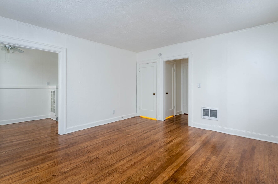 More Photos Of 911 SW 21st Ave, Portland Apartments For Sale