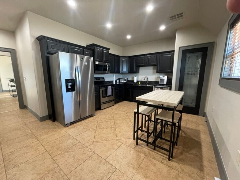 More Photos Of 4420 E I 240 Service Rd, Oklahoma City Loft Creative Space For Sale