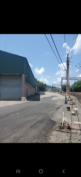 More Photos Of 126 E Dickerson St, Dover Warehouse For Lease
