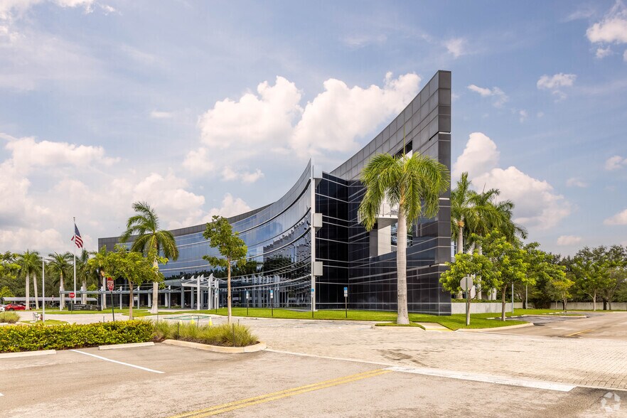 More Photos Of 1905 NW Corporate Blvd, Boca Raton Unknown For Lease