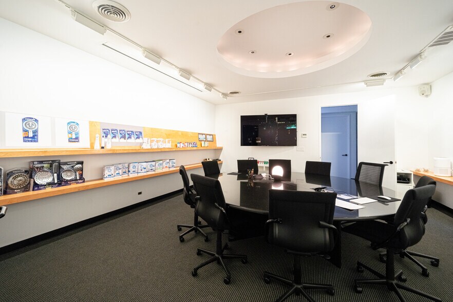 More Photos Of 409-411 Manville Rd, Pleasantville Medical For Sale