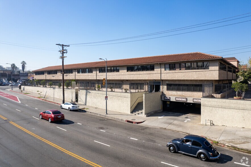 Primary Photo Of 2105 W Beverly Blvd, Los Angeles Medical For Lease