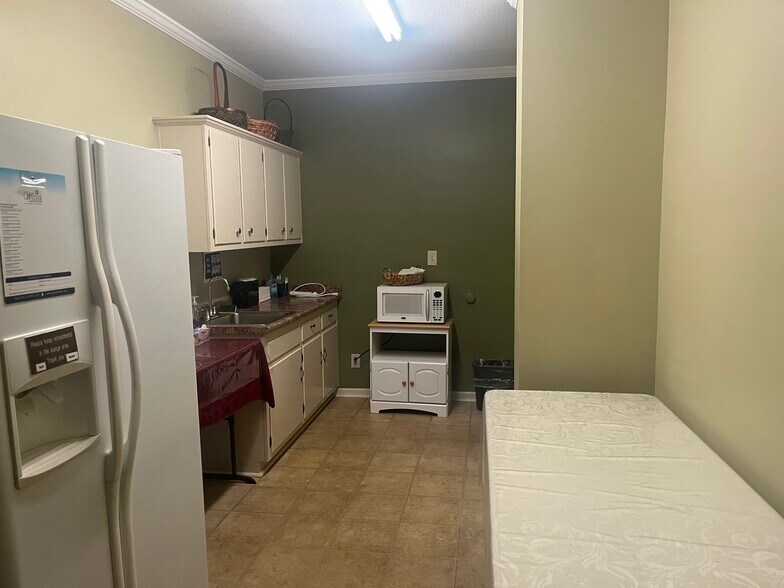 More Photos Of 701 Main St, Walbridge Funeral Home For Sale