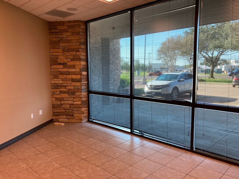 More Photos Of 1400 N McColl Rd, McAllen Medical For Lease