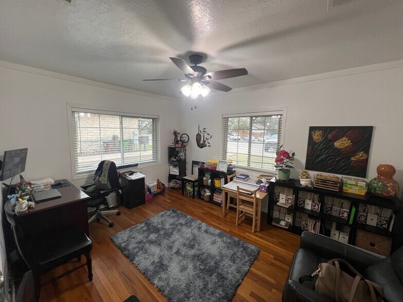 More Photos Of 405 W Main St, Round Rock Daycare Center For Sale