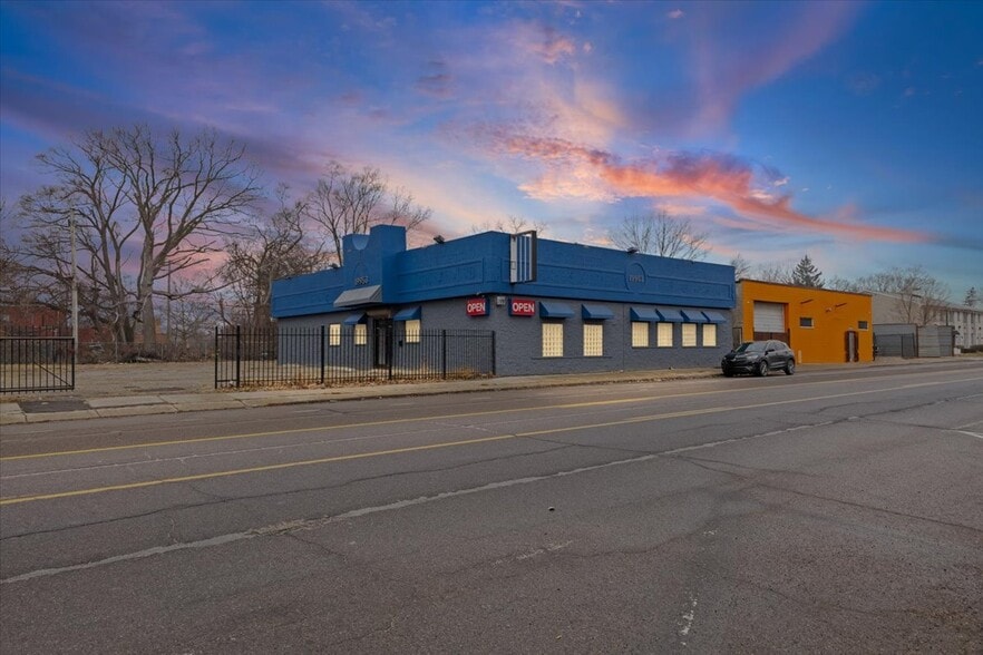 Primary Photo Of 19953 Conant St, Detroit Medical For Sale