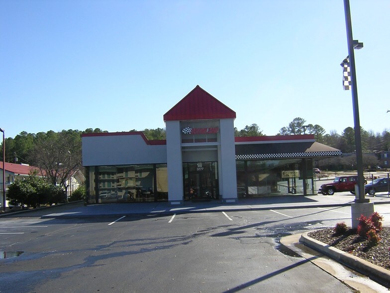More Photos Of 3777 University Dr, Huntsville Auto Dealership For Lease