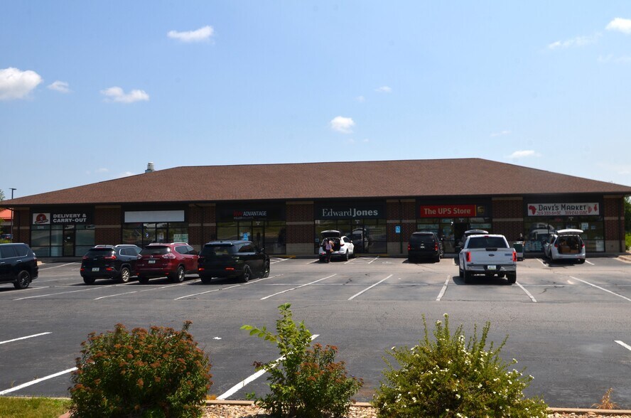 More Photos Of 3315 SW Williams Blvd, Cedar Rapids Storefront Retail Office For Lease
