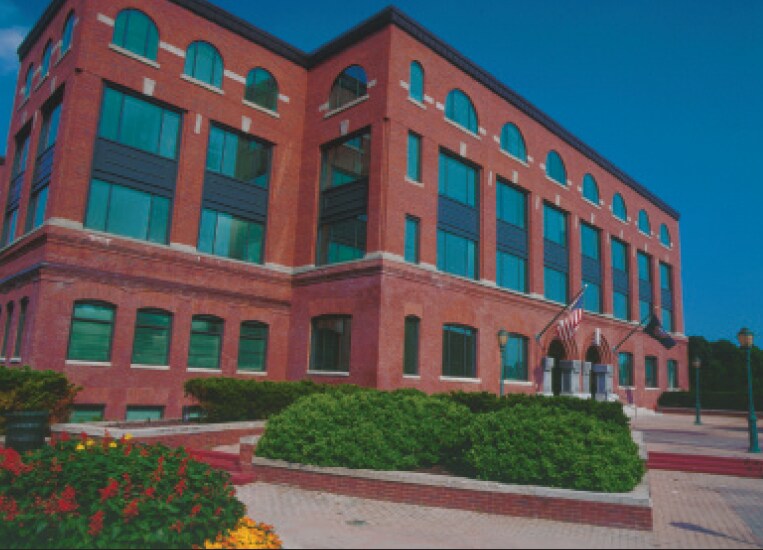 More Photos Of 1 Harbour Pl, Portsmouth Office For Lease