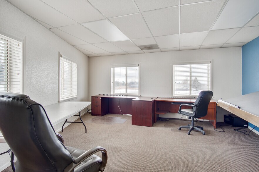 More Photos Of 14400 E Smith Rd, Aurora Warehouse For Lease