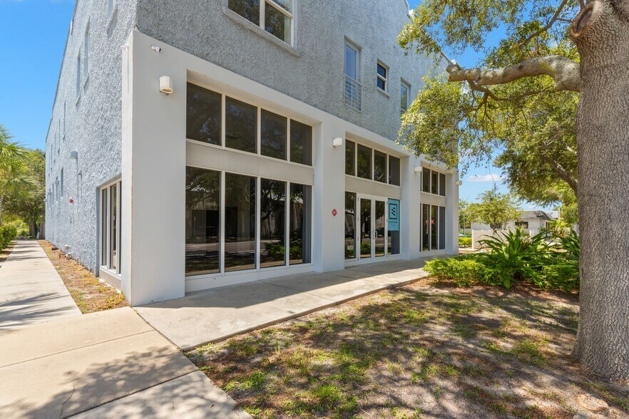 More Photos Of 2100 1st Ave S, Saint Petersburg Medical For Sale